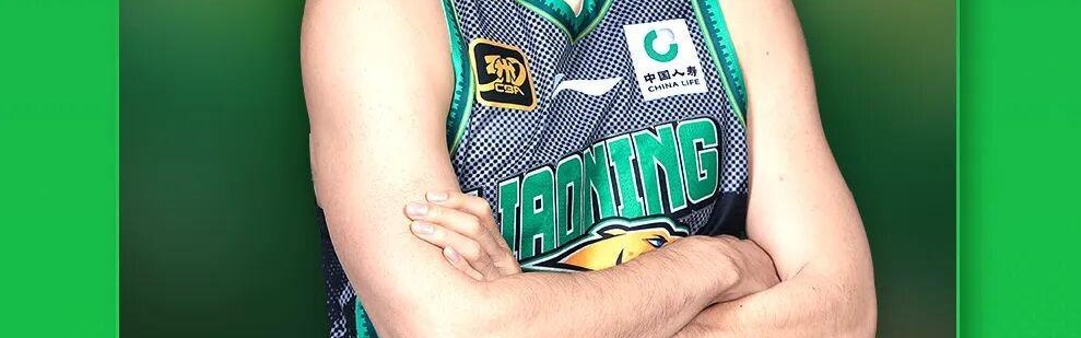 官方：李晓旭与辽篮续签老将合同，将以队员兼教练身份出战第21个赛季